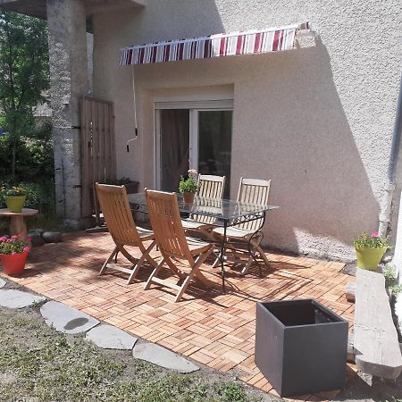 Appartement Rez De Chaussee Avec Terrasse Et Jardin Tence Exteriér fotografie