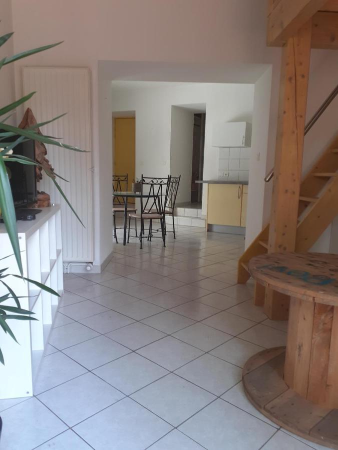 Appartement Rez De Chaussee Avec Terrasse Et Jardin Tence Exteriér fotografie